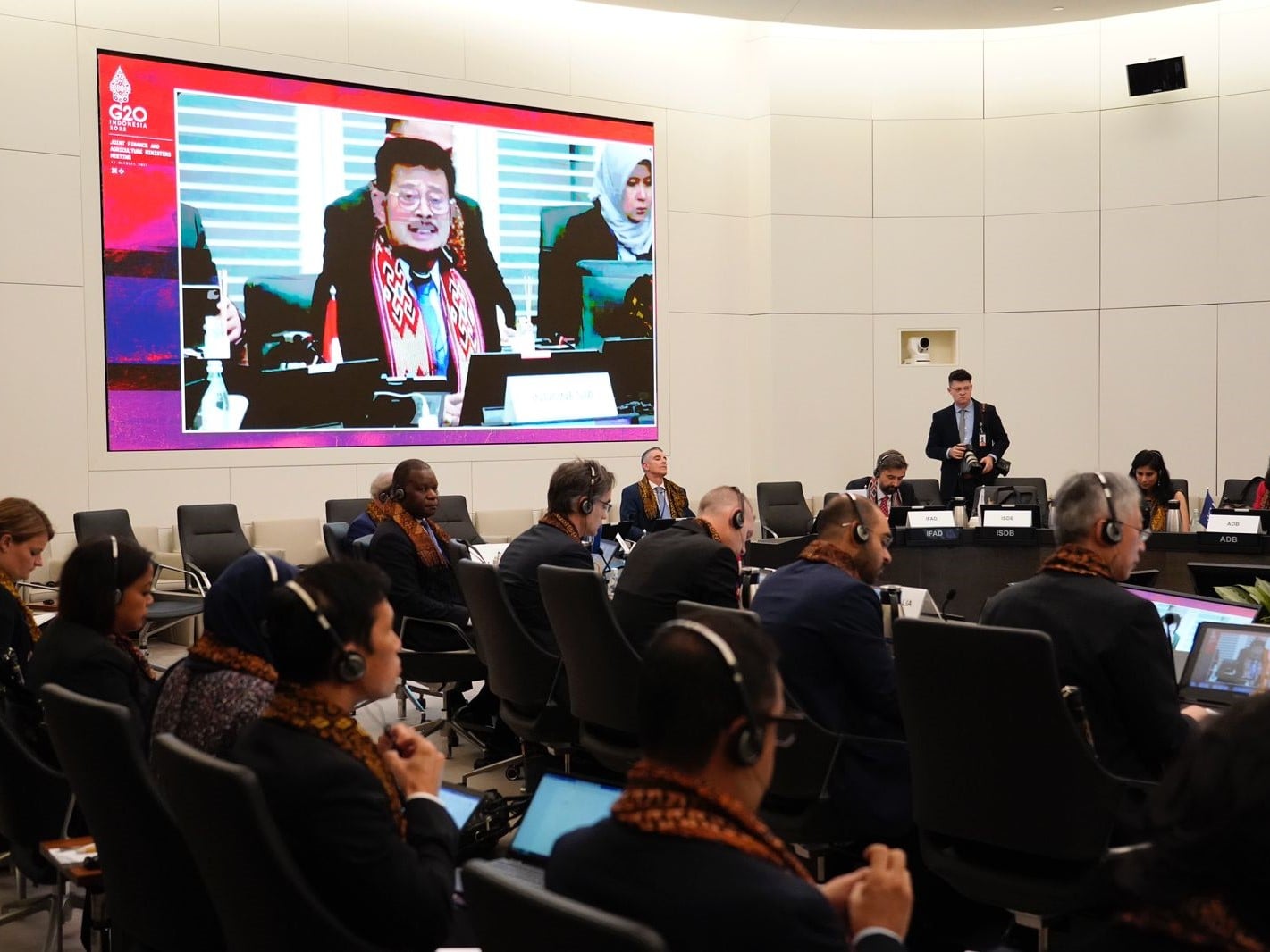 Menteri Pertanian Syahrul Yasin Limpo di layar.