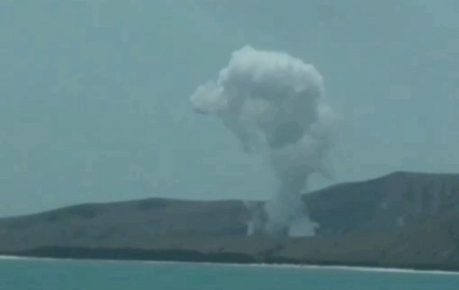 Gunung Anak Krakatau Kembali Erupsi, Wisatawan Diminta Waspada