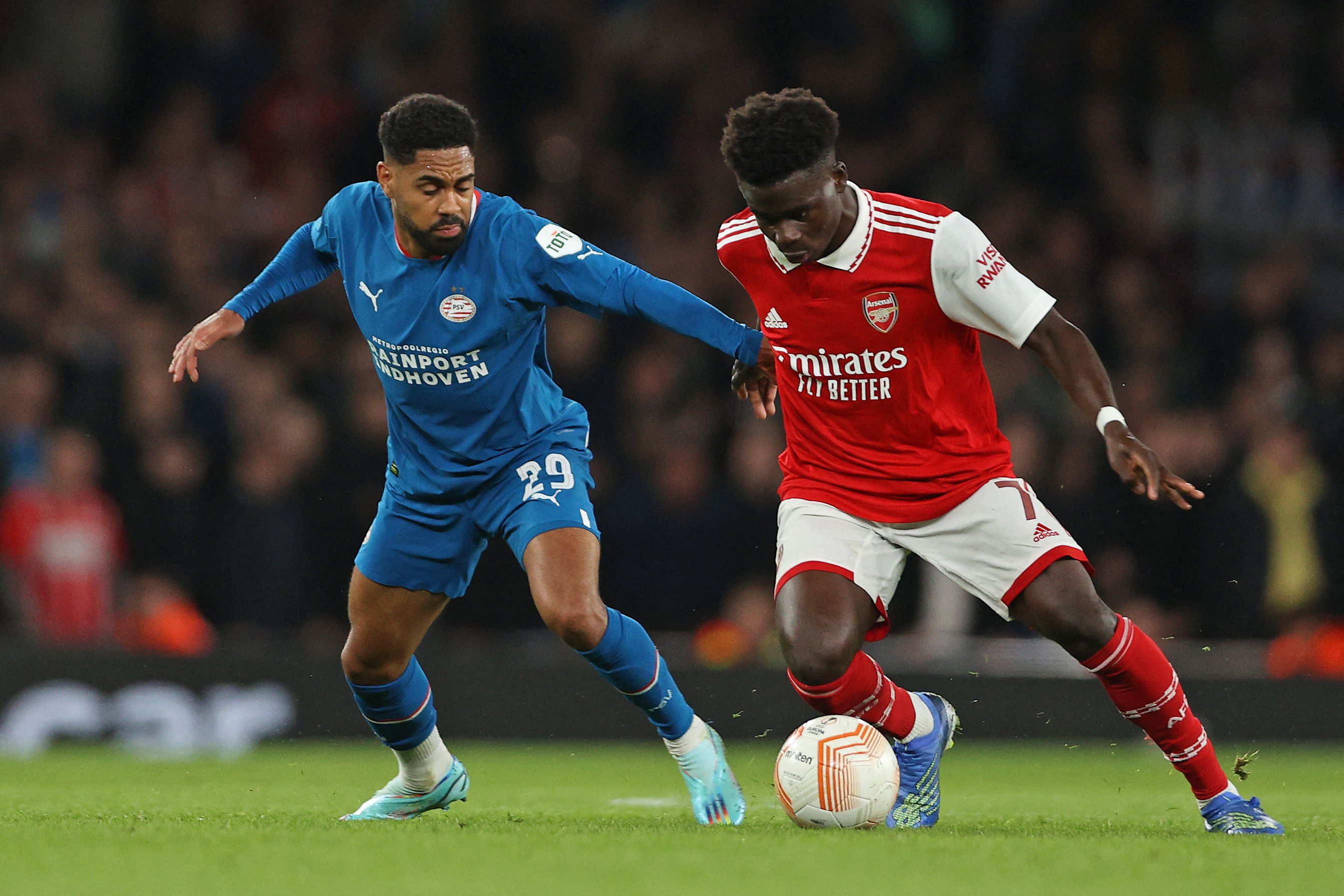 Pertandingan antara Arsenal melawan PSV Eindhoven