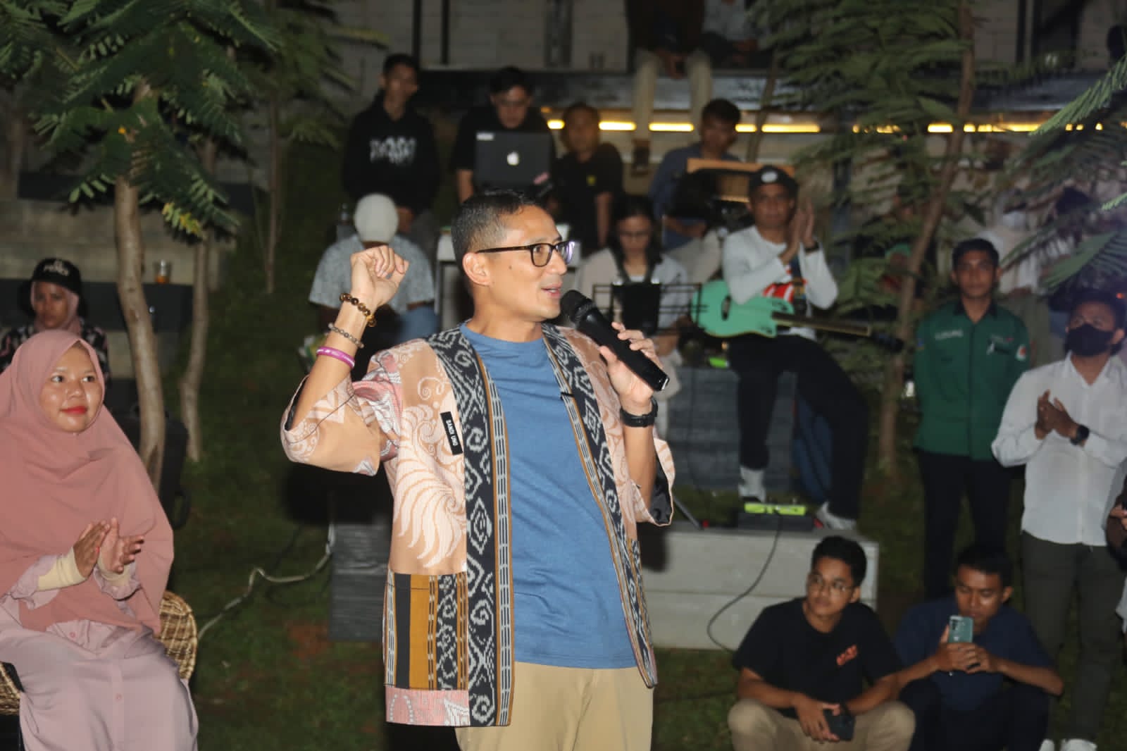 Menparekraf Sandiaga Uno di Gori Artisan, Jl Moh Paleo 1 No 11, Antang, Manggala, Makassar, Sulawesi Selatan, Rabu (12/10/2022).