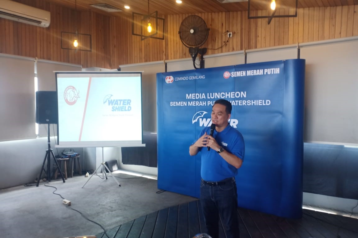 Produk ini memiliki keunggulan utama yakni memberi perlindungan lebih terhadap bangunan di segala cuaca terutama hujan.