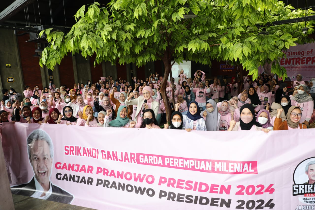 Srikandi Ganjar menggelar pelatihan tata rias bagi milenial dan perempuan di Jakarta Timur agar perempuan bisa mandiri, Minggu (9/10/2022)