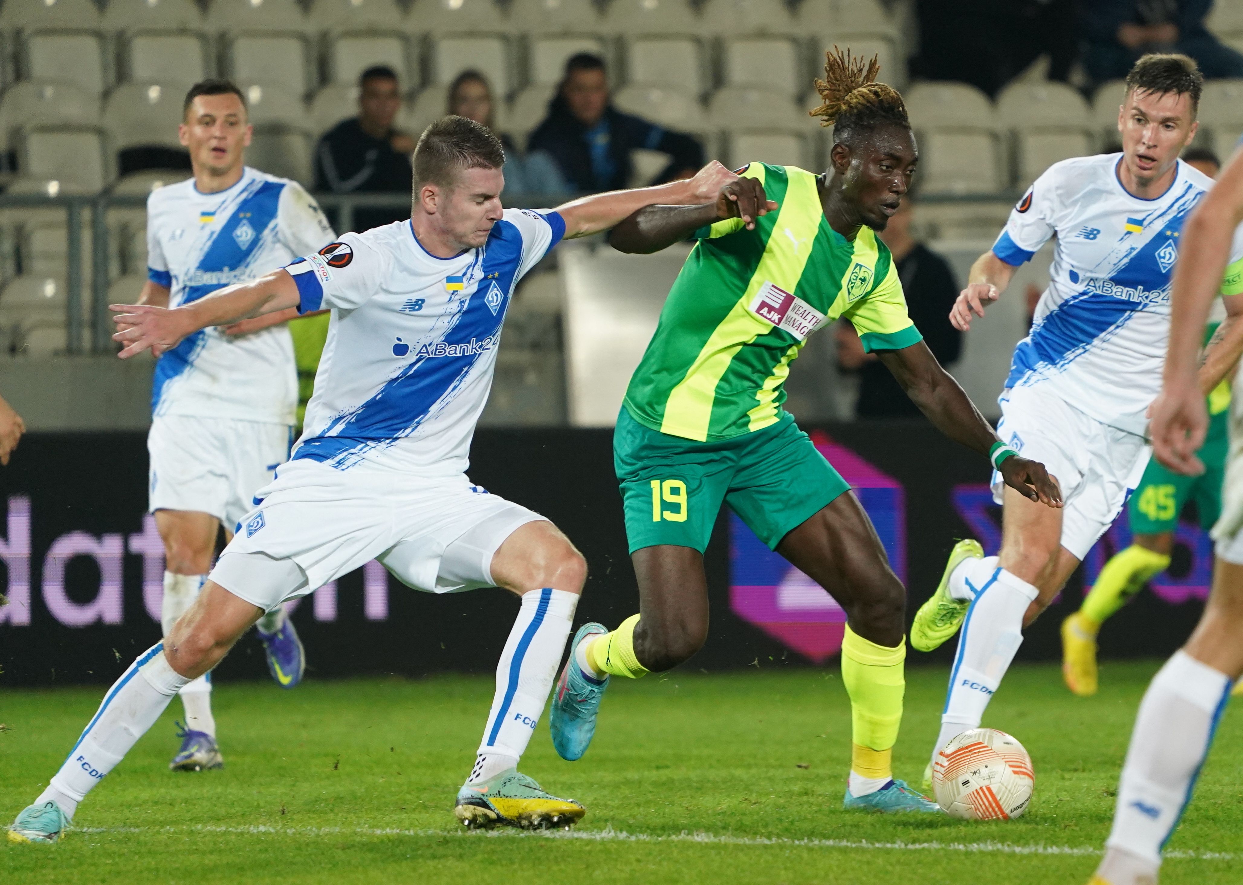 Dynamo Kiev melawan Larnaca