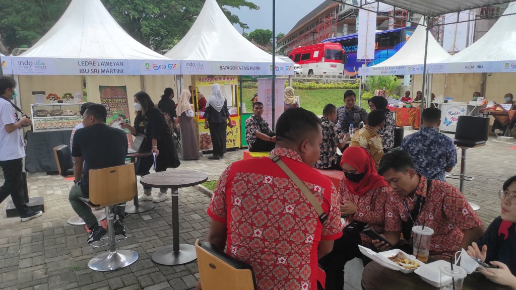 UMKM Kuliner Surakarta dalam kegiatan Indo Smart City 2022 di Solo Techno Park (STP), Rabu (12/10). 