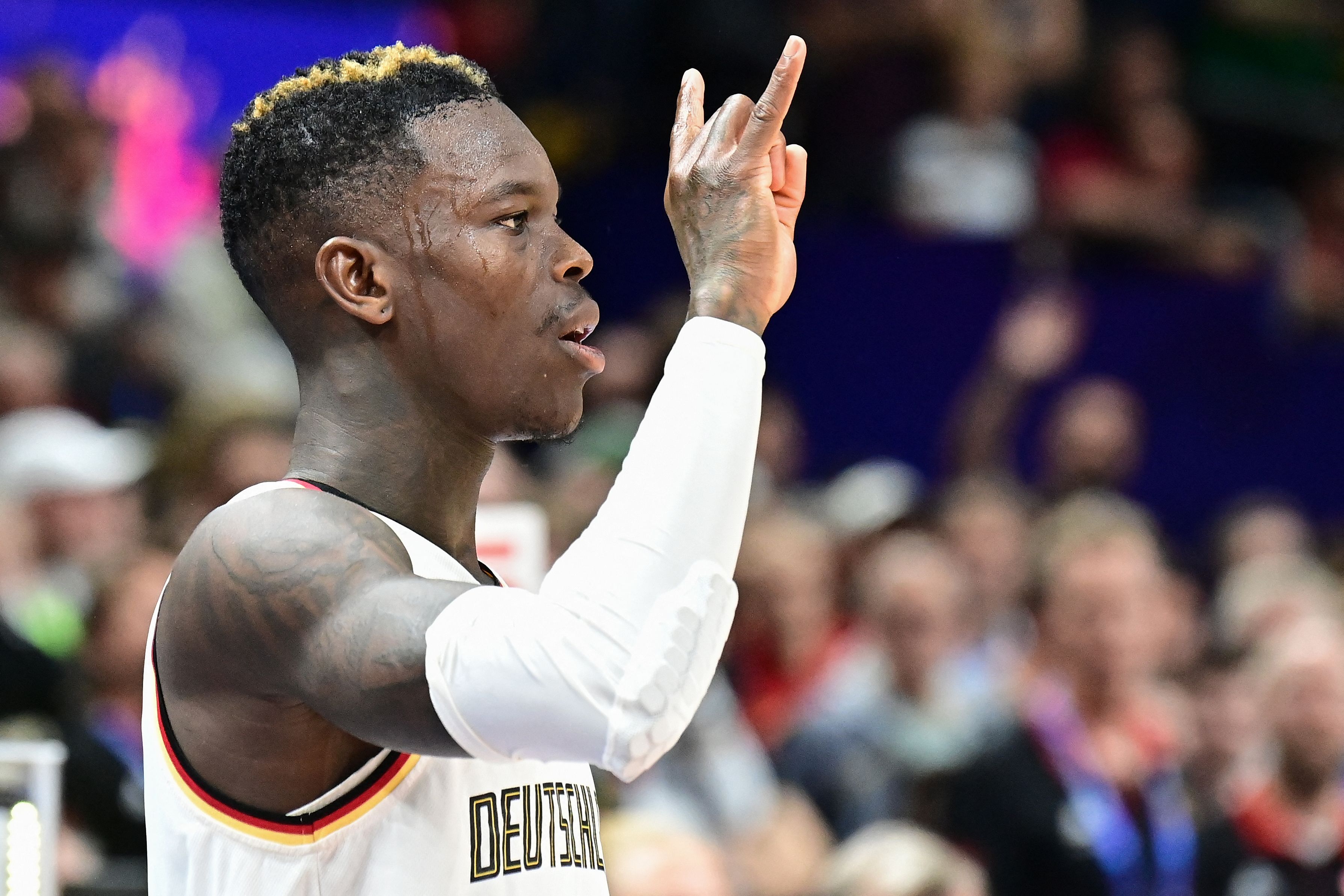 Guard Denis Schroeder kala membela timnas Jerman di ajang EuroBasket