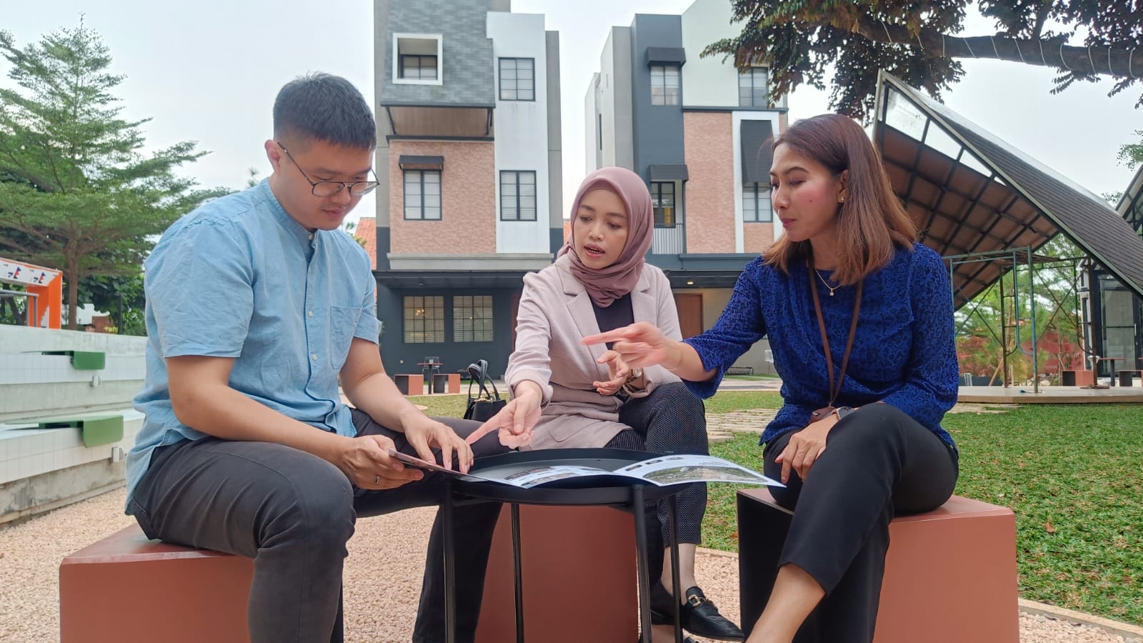 Diksusi mengenai cara milenial memliki rumah yang difelar Synthesis Huis