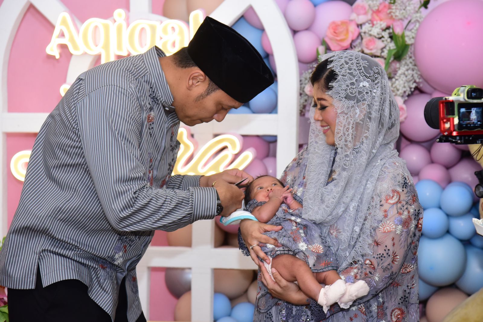 Momen akikah putri pertama Ketua Komisi I DPR Ri Meutya Hafid