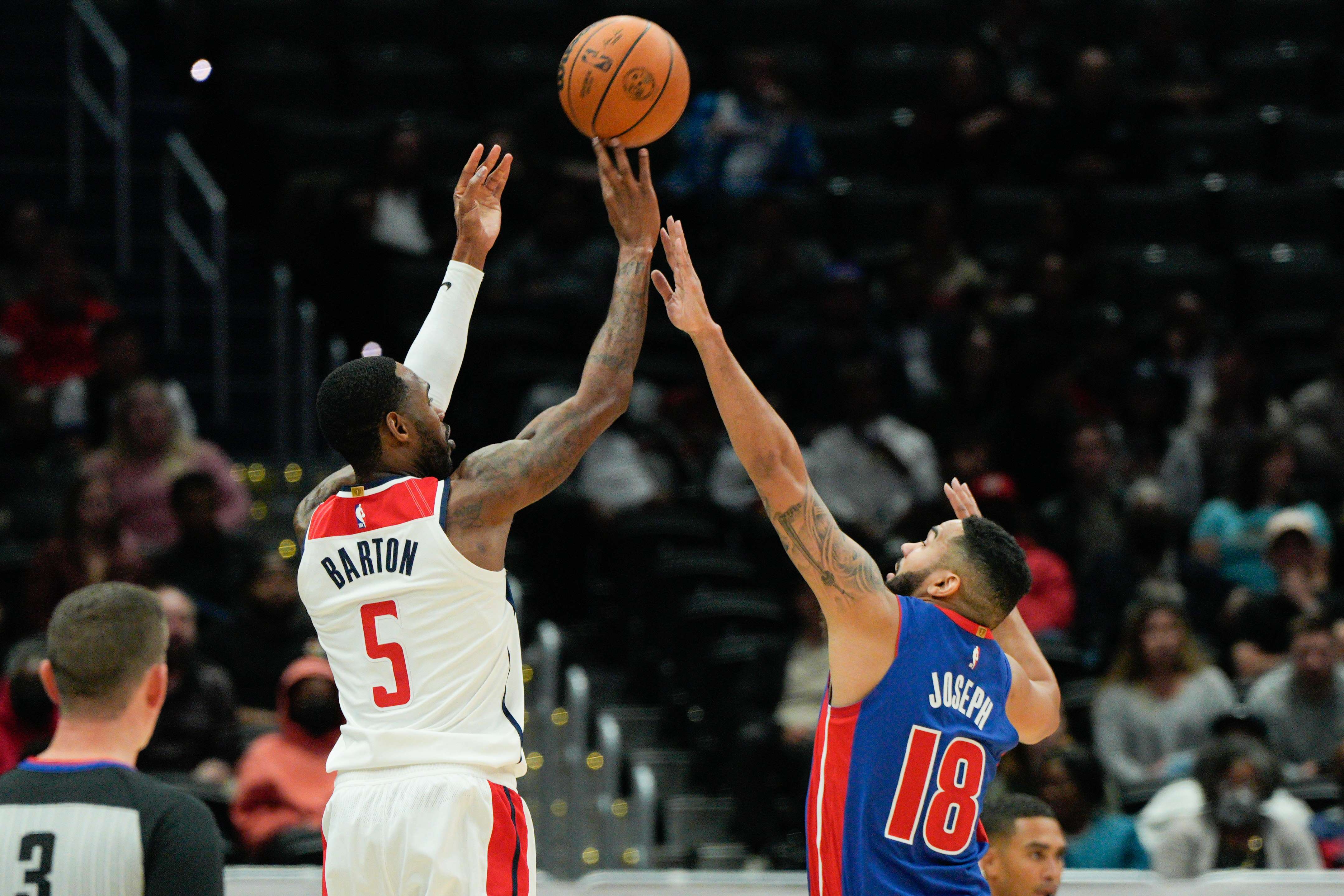 Laga NBA antara Washington Wizards dan Detroit Pistons