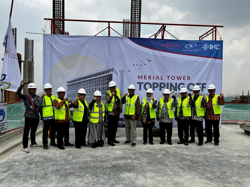 Acara Toppimh Off Merial Tower di kawasan RS Pelni Jl. KS Tubun No 92-94 Jakarta, Kamis (6/10).