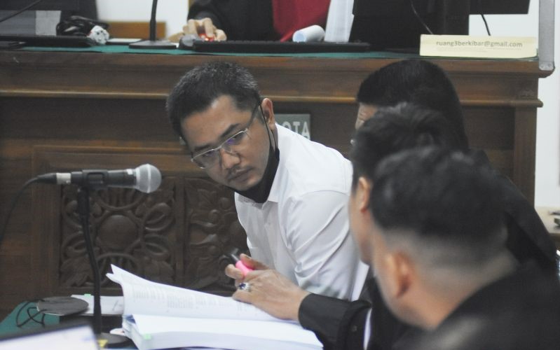 Terdakwa kasus merintangi penyidikan atau 