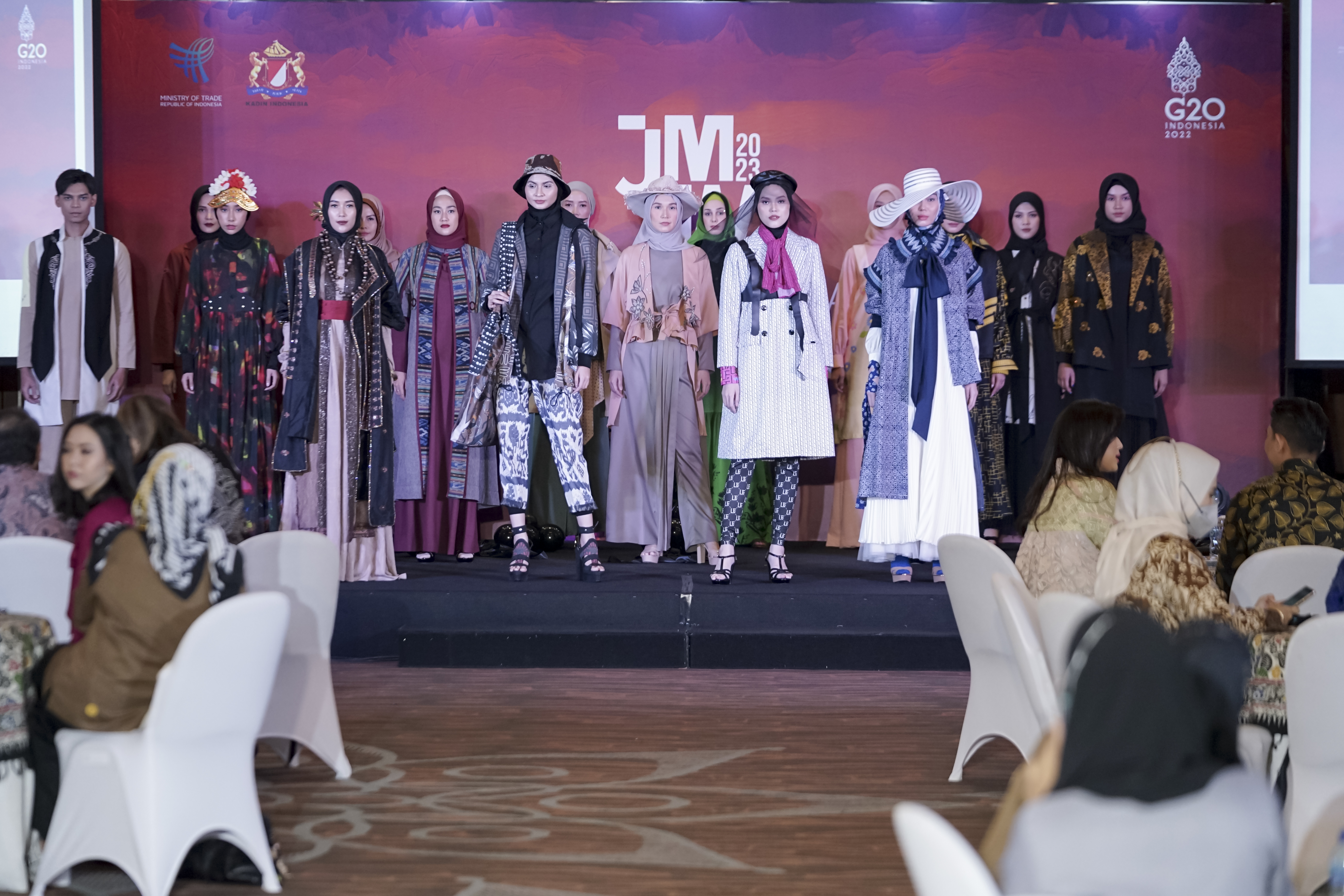 fashion show menuju JMFW 2023