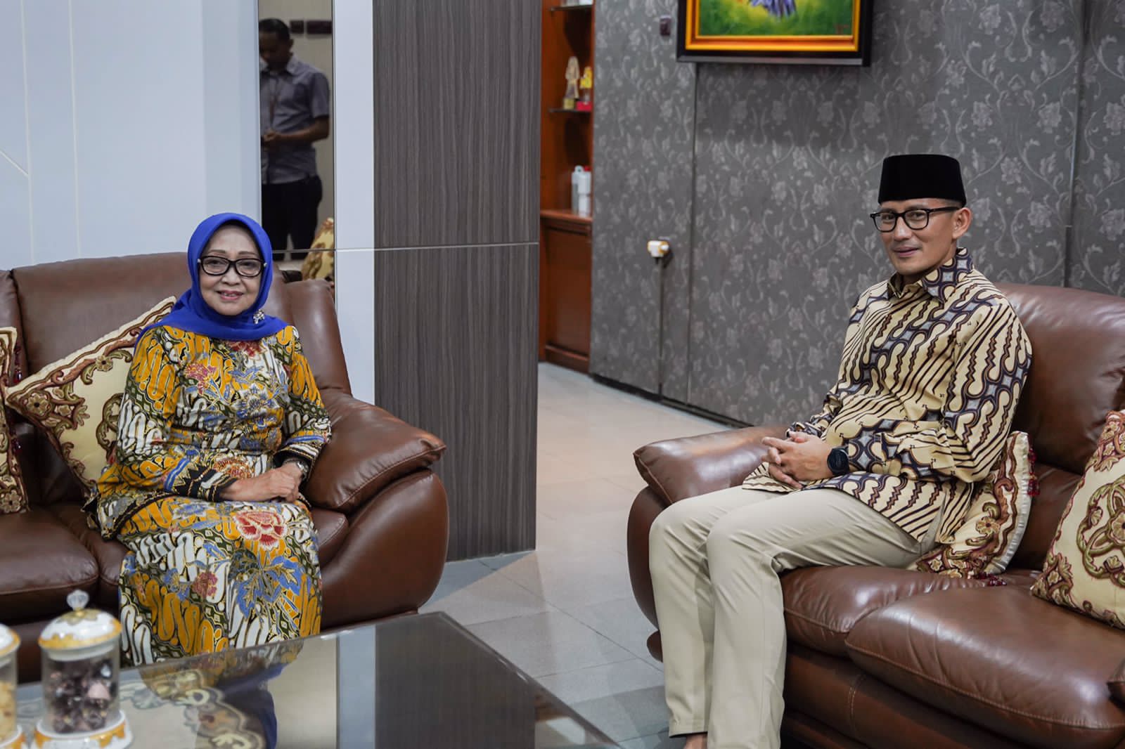 Ketua Dewan Pimpinan Wilayah (DPW) PPP bertemu Sandiaga Salahudin Uno di Jombang, Jatim.