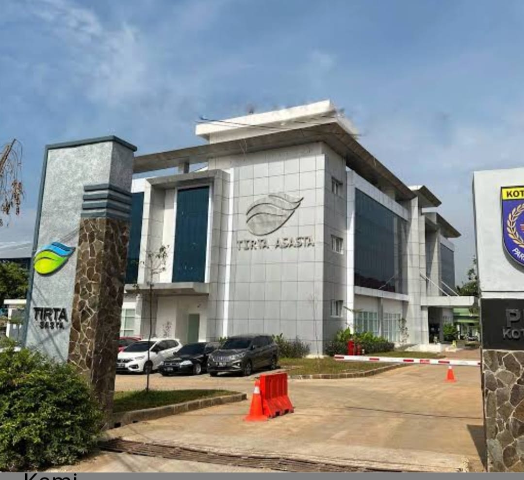 Kantor PDAM Tirta Asasta Kota Depok, Jawa Barat.