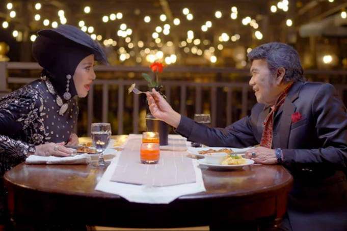 Cuplikan klip video lagu Cinta dalam Khayalan.