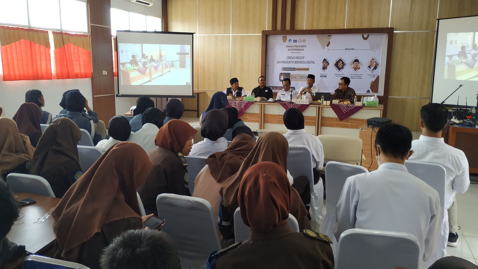 Seminar Literasi Digital Sektor Pendidikan bersama Pandu Digital untuk jenjang Sekolah Menengah Kejuruan (SMK) di Provinsi Bengkulu.