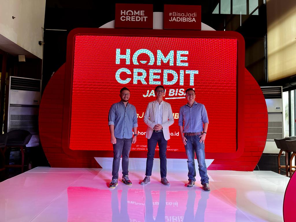 Home Credit meningkatkan inklusi dan literasi keuangan masyarakat melalui produk dan layanan keuangan.