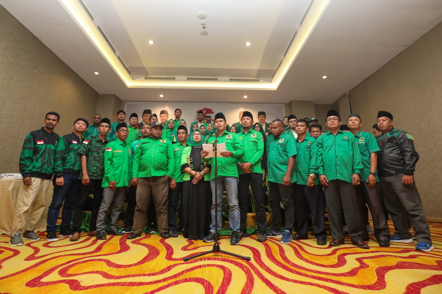 Ketua DPW PPP Papua Barat, Yasman Yasir membacakan rekomendasi Mukerwil untuk Pilpres 2024,  di Sorong, Papua Barat, Jumat (28/10/2022).