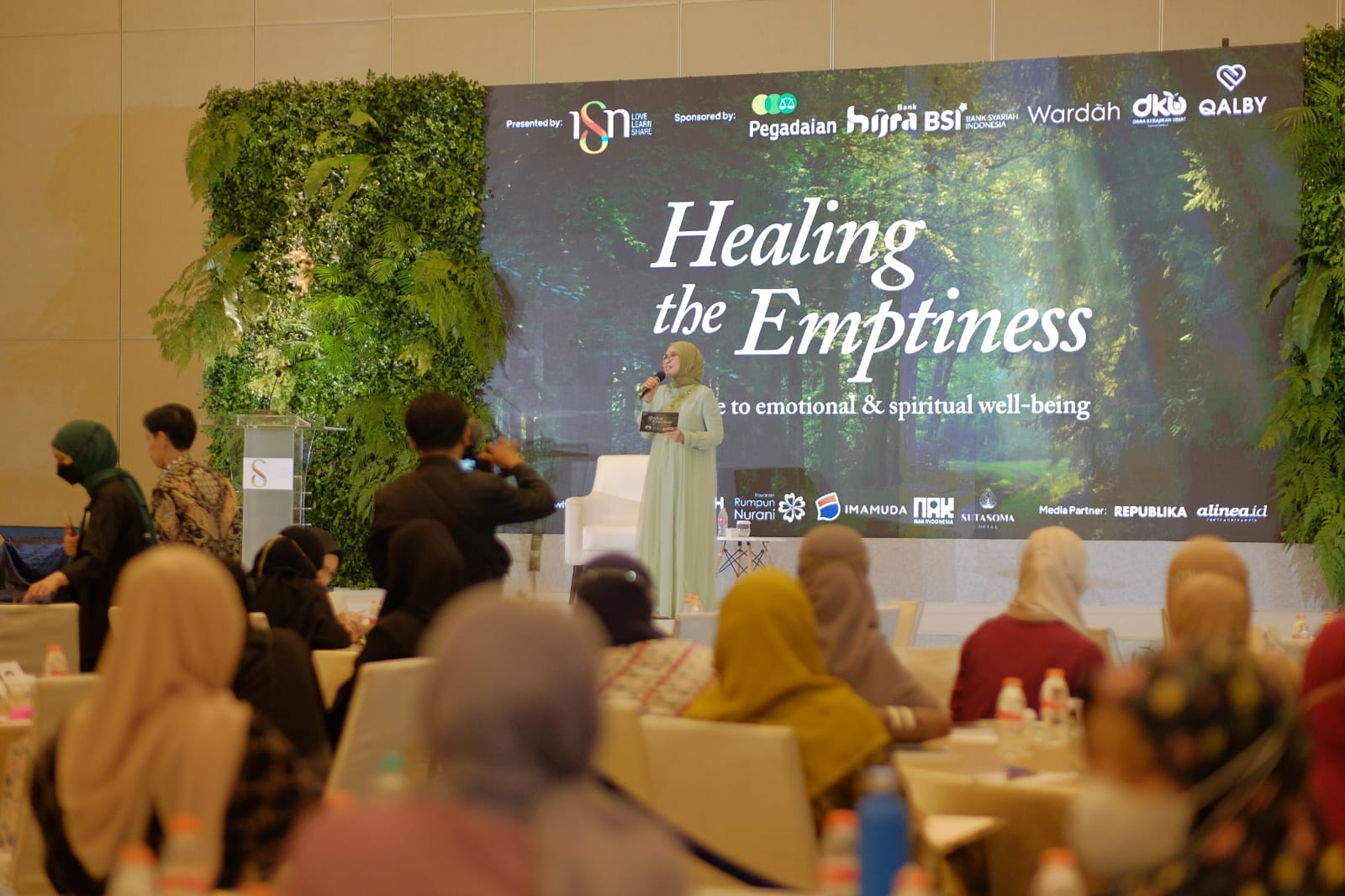 Penulis Yasmin Mogahed Tekankan Jaga Kesehatan Mental dan Spiritual