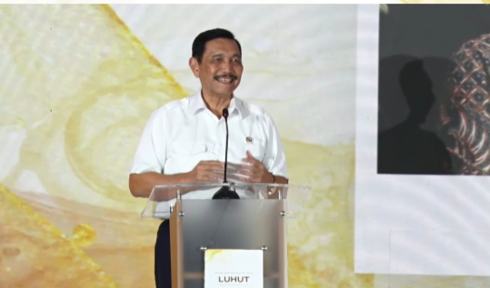 Luhut Ajak Masyarakat Bahu-Membahu Hadapi Ketidakpastian Ekonomi