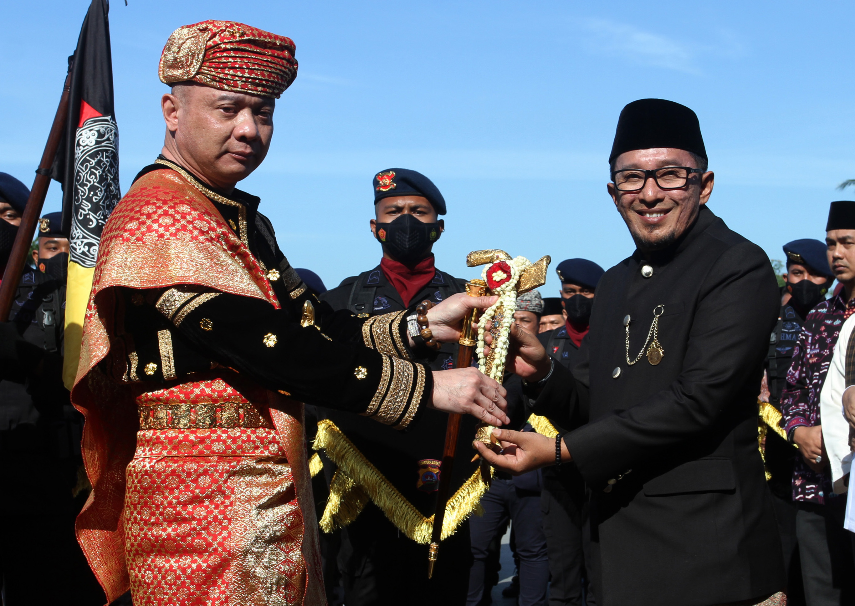 Teddy Dinilai Berprestasi di Sumbar hingga Dapat Gelar Adat