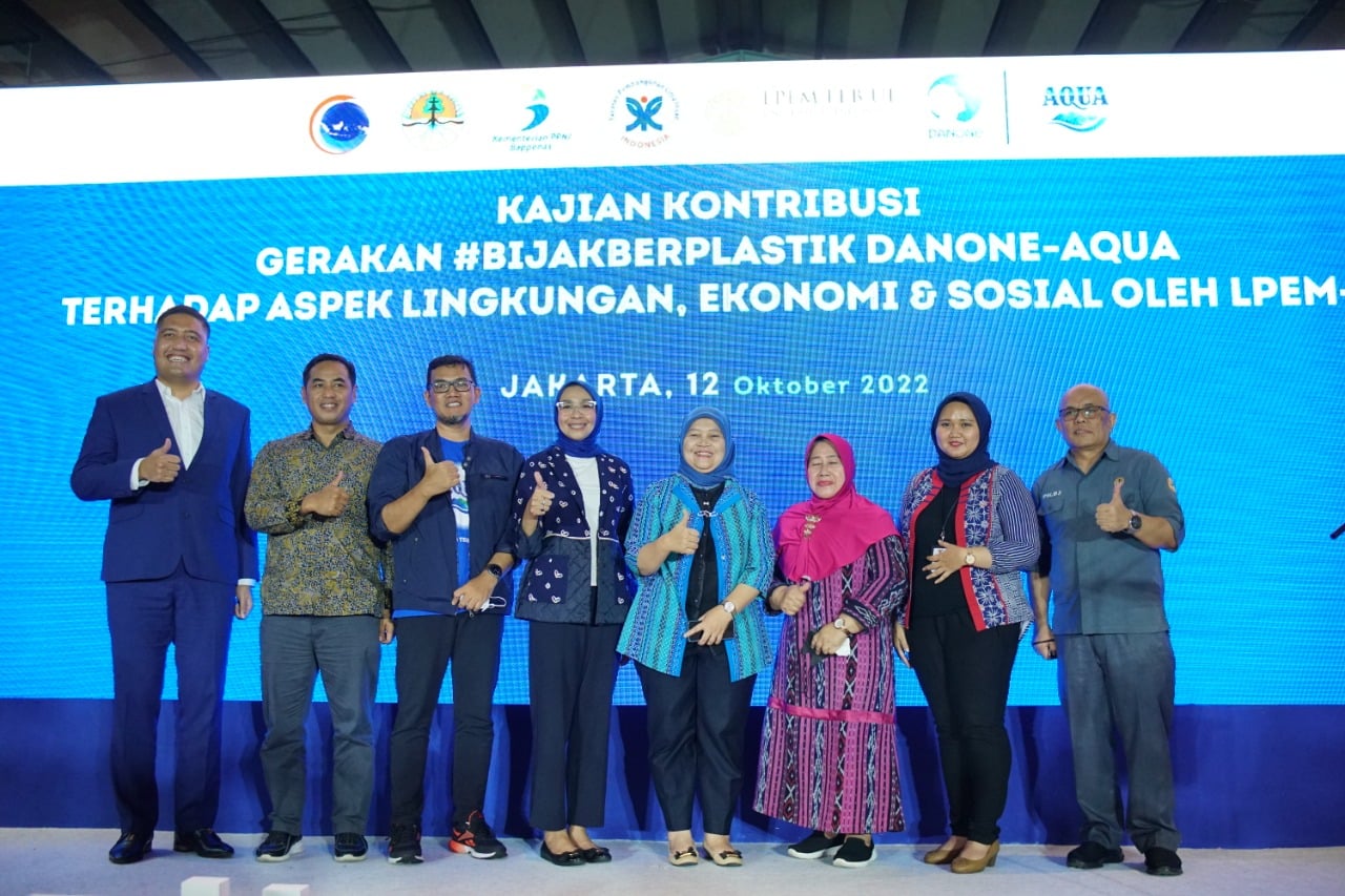 Kegiatan Kajian Gerakan #BijakBerplastik Danone-AQUA Terhadap Aspek Lingkungan, Ekonomi & Sosial oleh LPEM-UI di Jakarta, Rabu (12/10).. 