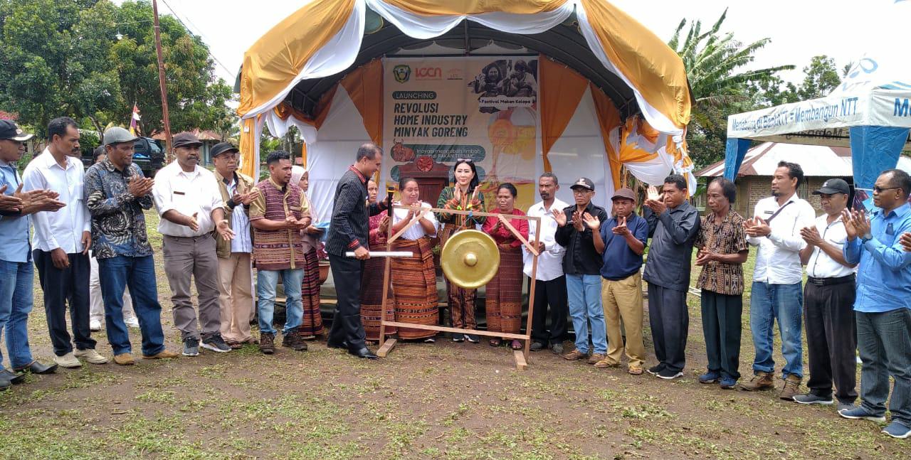 Julie Sutrisno Dorong Produksi Minyak Lokal Flores Timur 