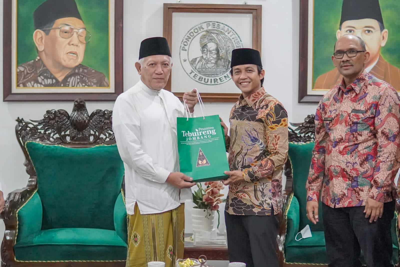 Wamen ATR/BPN Raja Juli Antoni dan pengurus Pesantren Tebuireng 