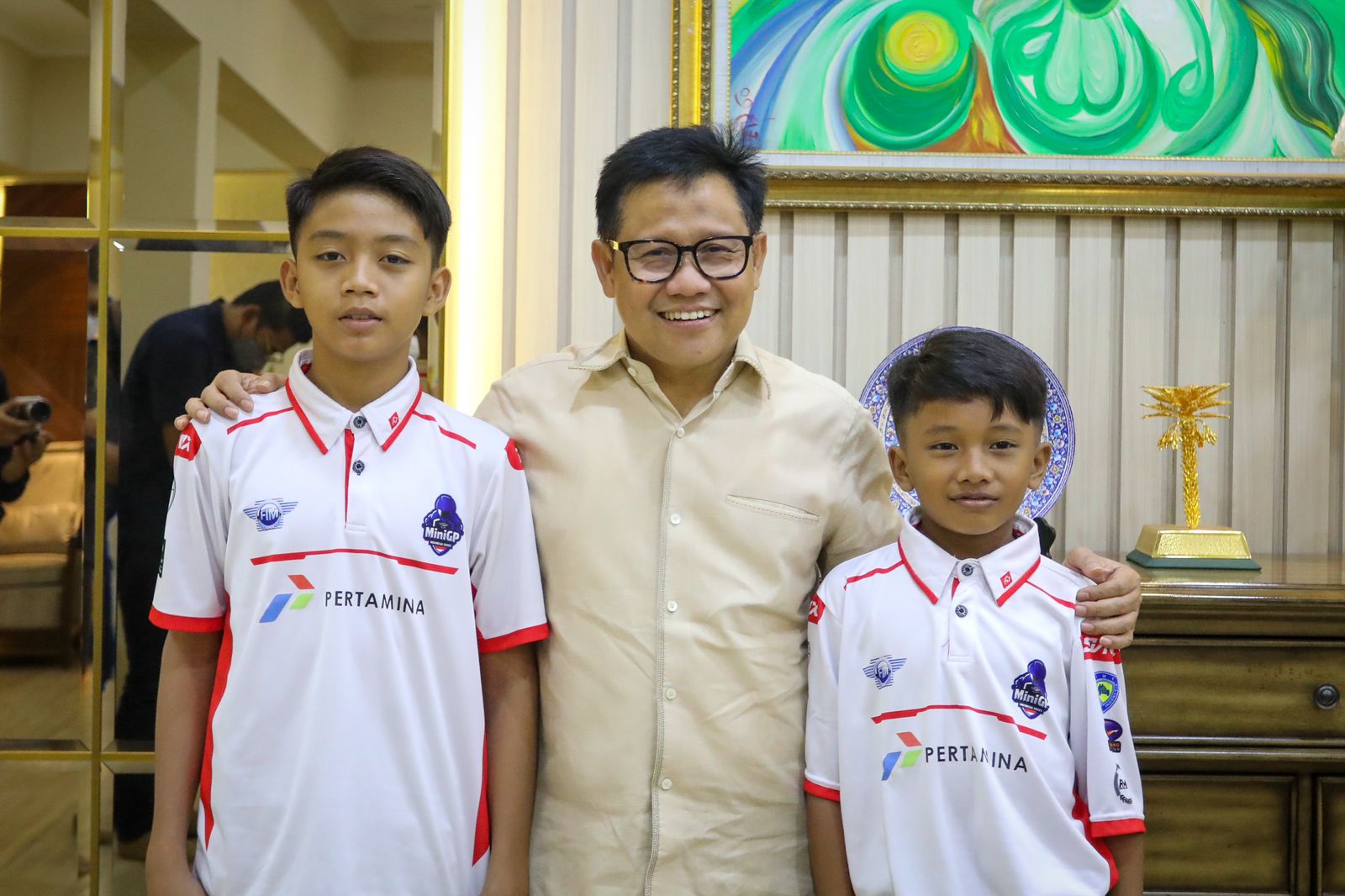 Wakil Ketua DPR RI Abdul Muhaimin Iskandar menerima kunjungan pembalap muda Clevan Lois Valera Octavianus dan Lanova Tantra Mahardika