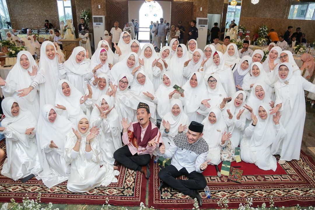 SDocialpreneur, Noni Ayi yang merupakan founder dari perusahaan Skincare, NBS Group kunjungi Pesantren As Shobariyah