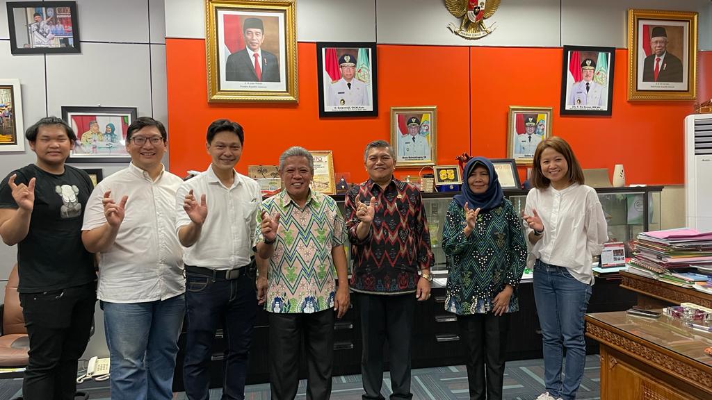 Tim Prodi DKv Untar mengunjungi Kubur Raya, Kalbar