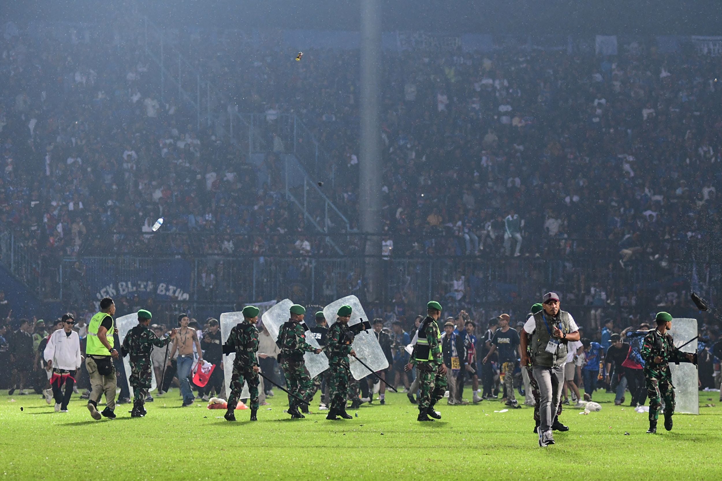 Kericuhan di Stadion Kanjuruhan