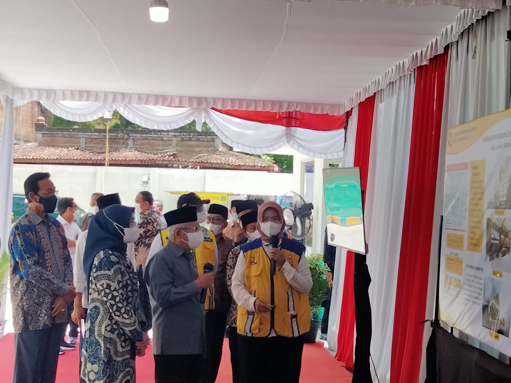 Wakil Presiden (Wapres) RI Ma'ruf Amin meninjau pembangunan Gedung Kampus Terpadu Universitas Nahdlatul Ulama (UNU) Yogyakarta.