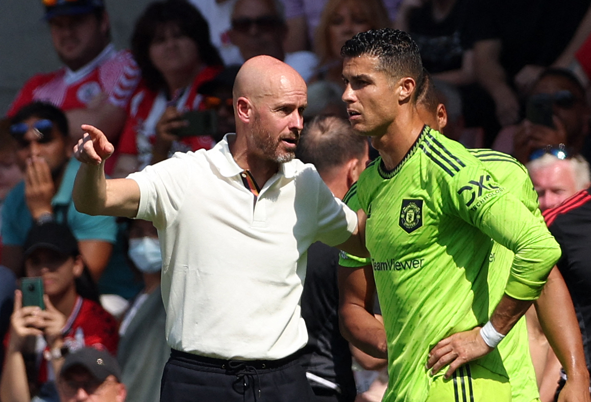 Manajer MU Erik ten Hag bersama Cristiano Ronaldo