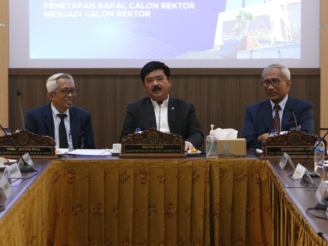 Setelah melalui beberapa tahapan, akhirnya Majelis Wali Amanat (MWA) Universitas Sebelas Maret (UNS) Surakarta menetapkan tiga calon rektor.