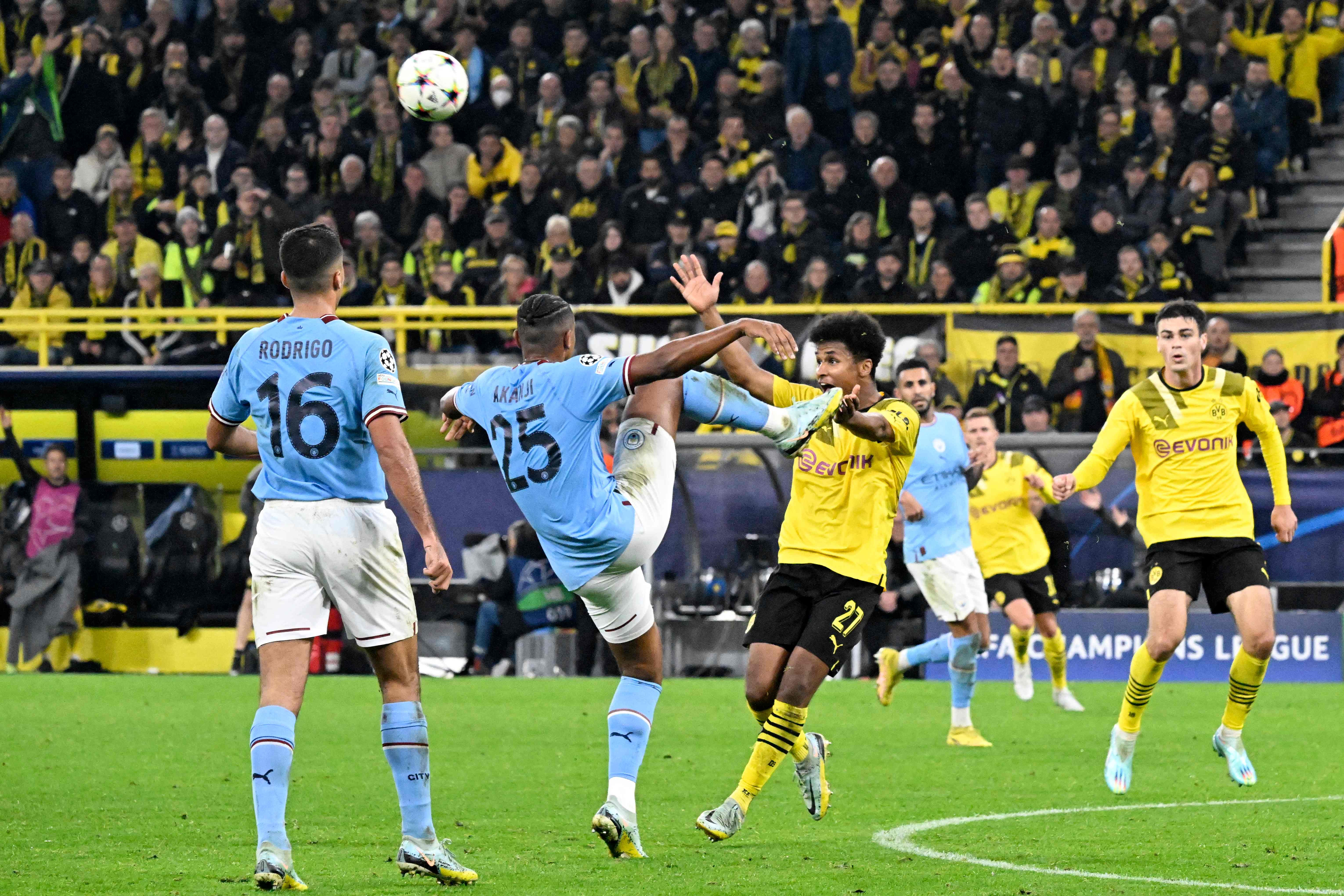 Laga Liga Champions antara Borussia Dortmund dan Manchester City