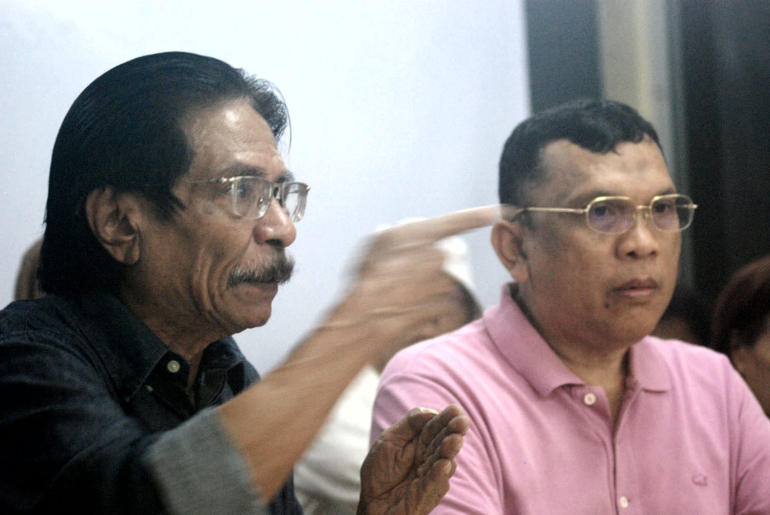  Ketua Relawan We Love Jokowi Yanes Yoshua (baju hitam) yang juga pengurus FKMTI diangkat staf di Kantor Staf Presiden (KSP).