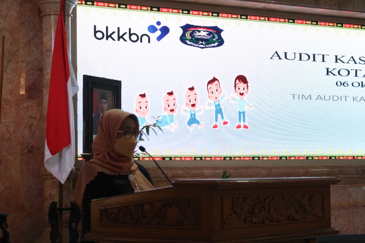 PJ. Sekda Kota Tegal Sri Primawati Indraswari saat membuka acara audit stunting