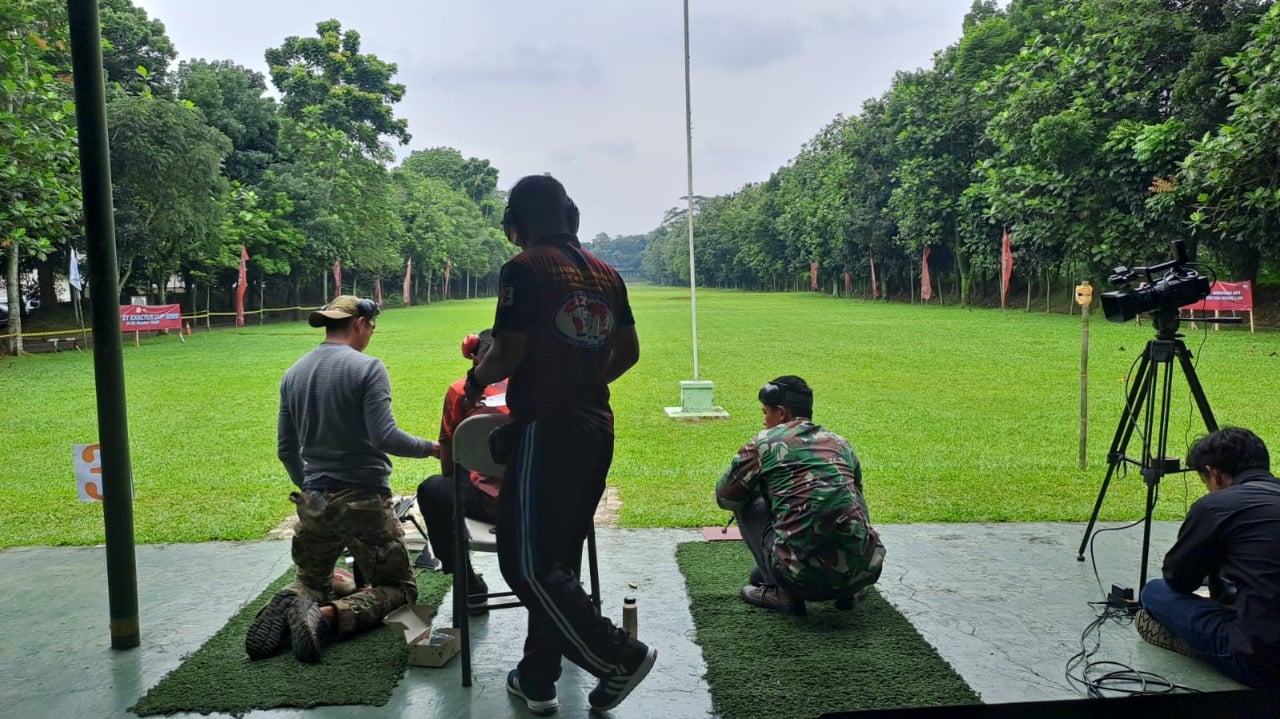 Kejurnas menembak Velox Et Exactus Cup 2022 di Lapangan Tembak Sudaryanto, Mako Kopassus, Cijantung, Jakarta Timur, Sabtu (22/10).