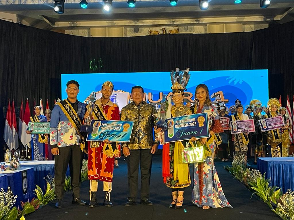 Wakil Sumut dan Kalsel Dinobatkan Putera Puteri Maritim Indonesia 2022