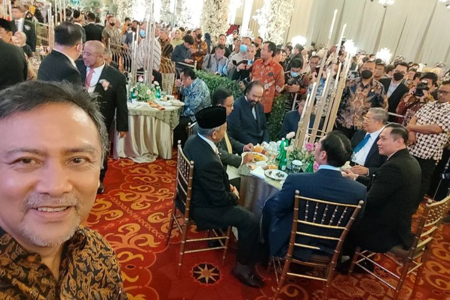 Pertemuan di acara perkawinan putri petinggi PKS.