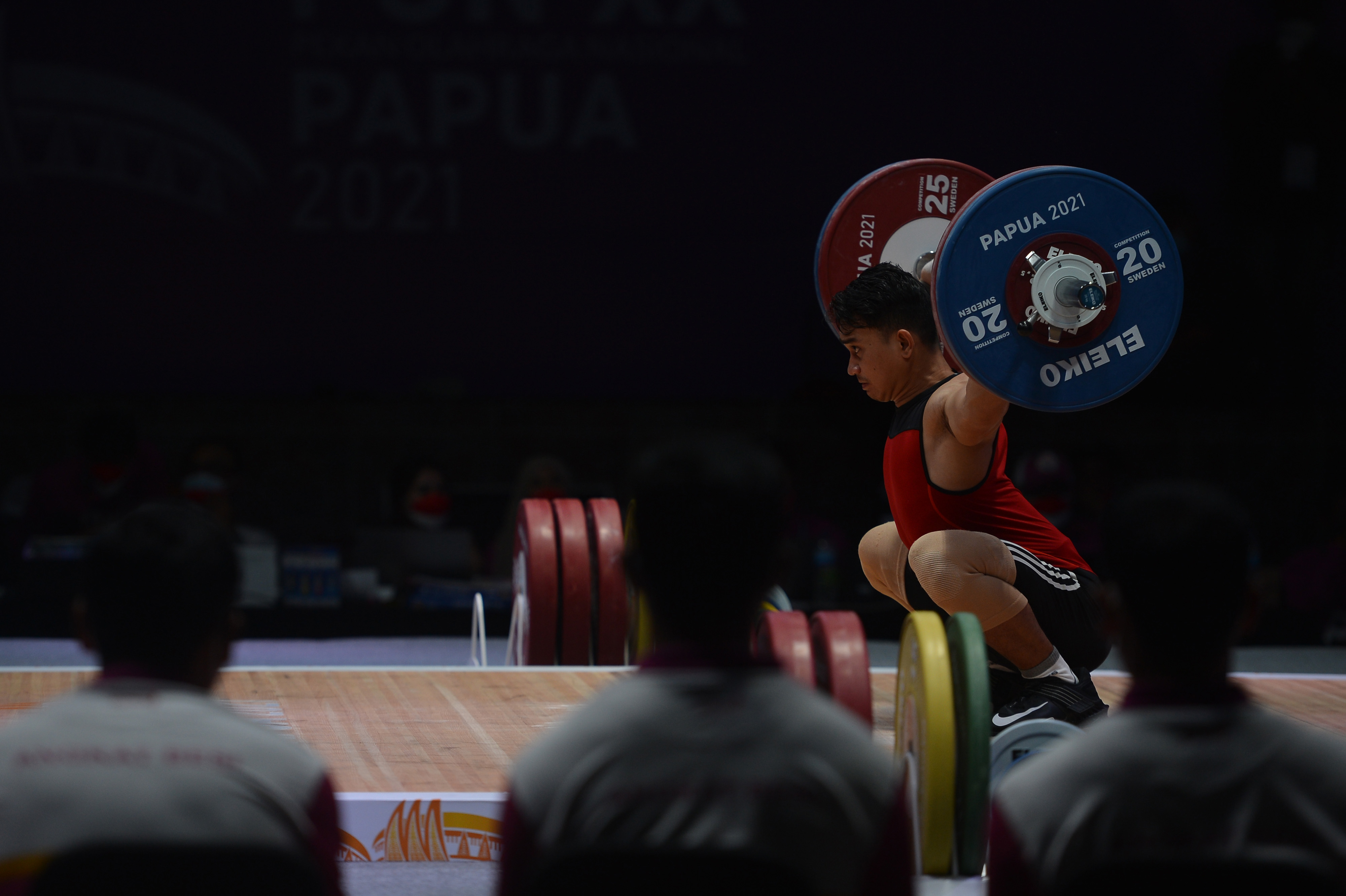 Lifter putra Papua Ricko Saputra 
