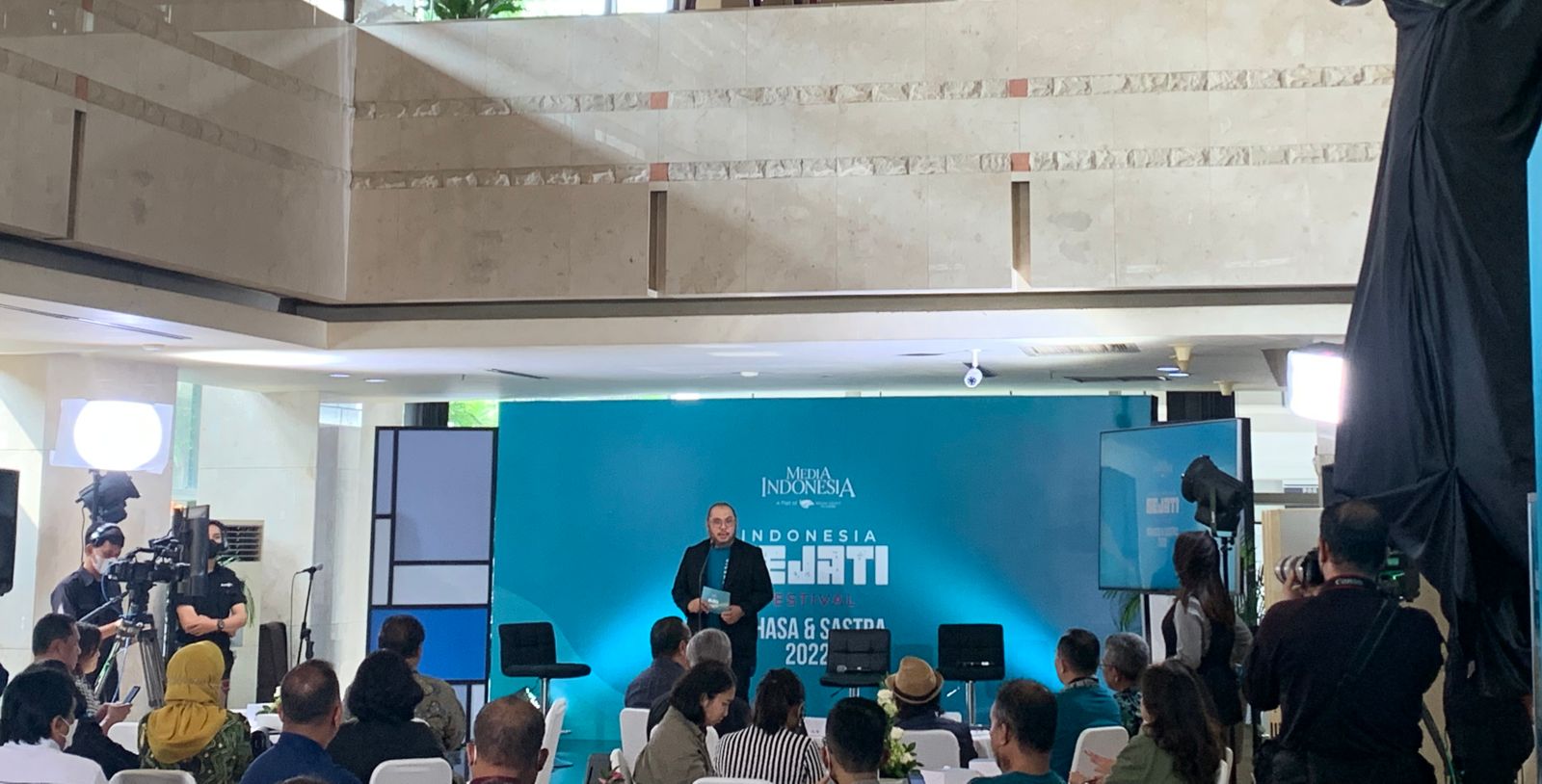 CEO Media Group Mohammad Mirdal Akib di Festival Bahasa dan Sastra Media Indonesia 2022.