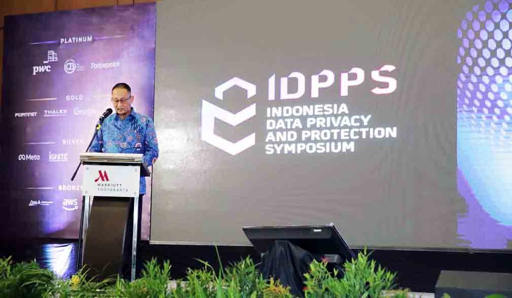 Dirjen Aplikasi Informatika Kemenkominfo Semuel Abrijani Pangerapan hadir di Indonesia Data Privacy and Protection Symposium 2022.  