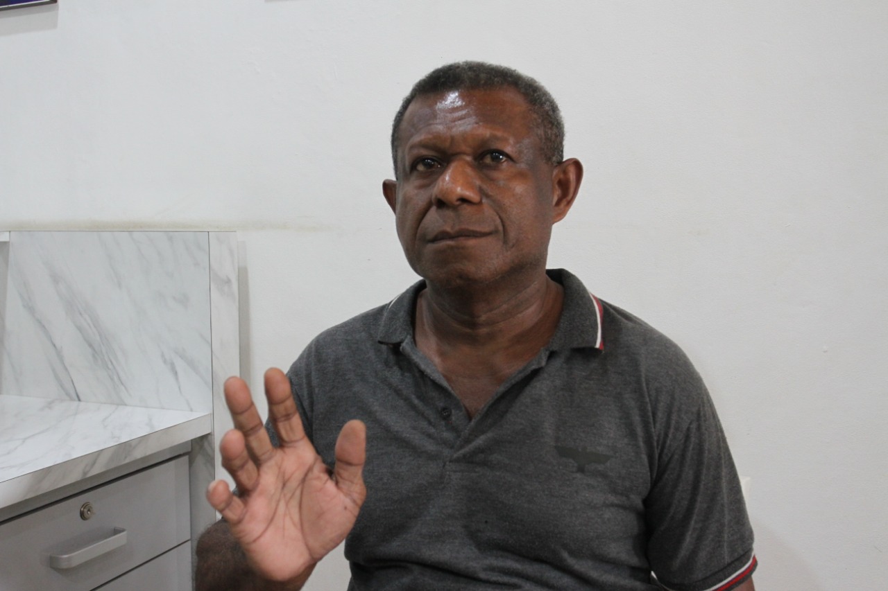  Tokoh pemuda dari Kabupaten Jayapura, Robert Entong.