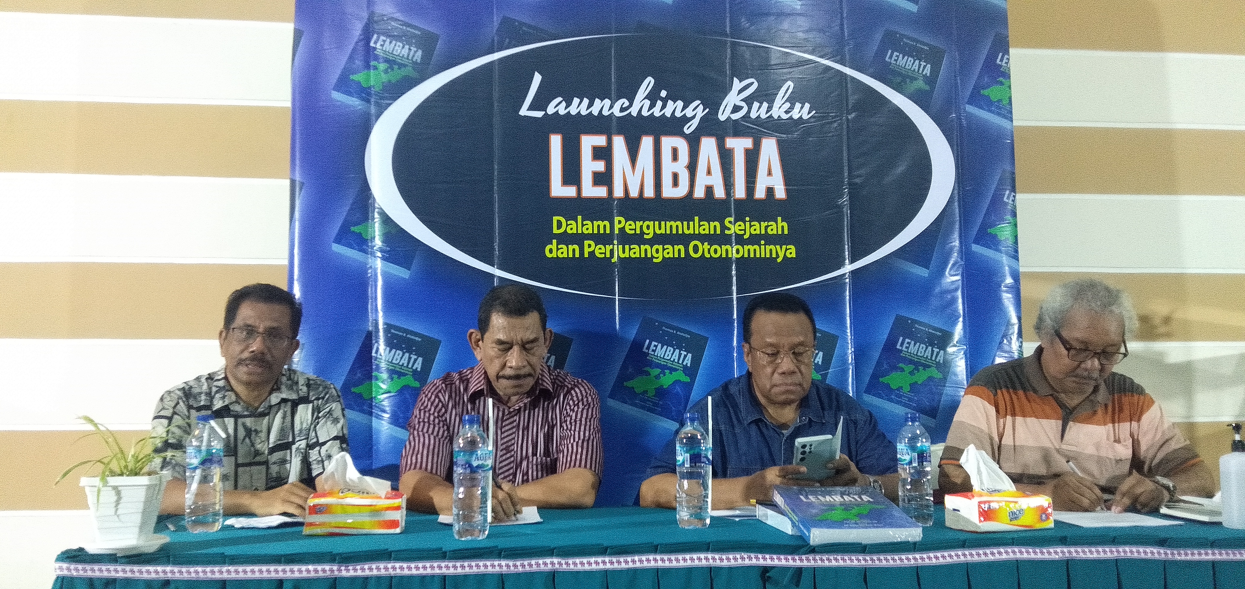  Buku Lembata Dalam Pergumulan Sejarah dan Otonominya, Karya Monumental Untuk Sejarah Resmi Lembata