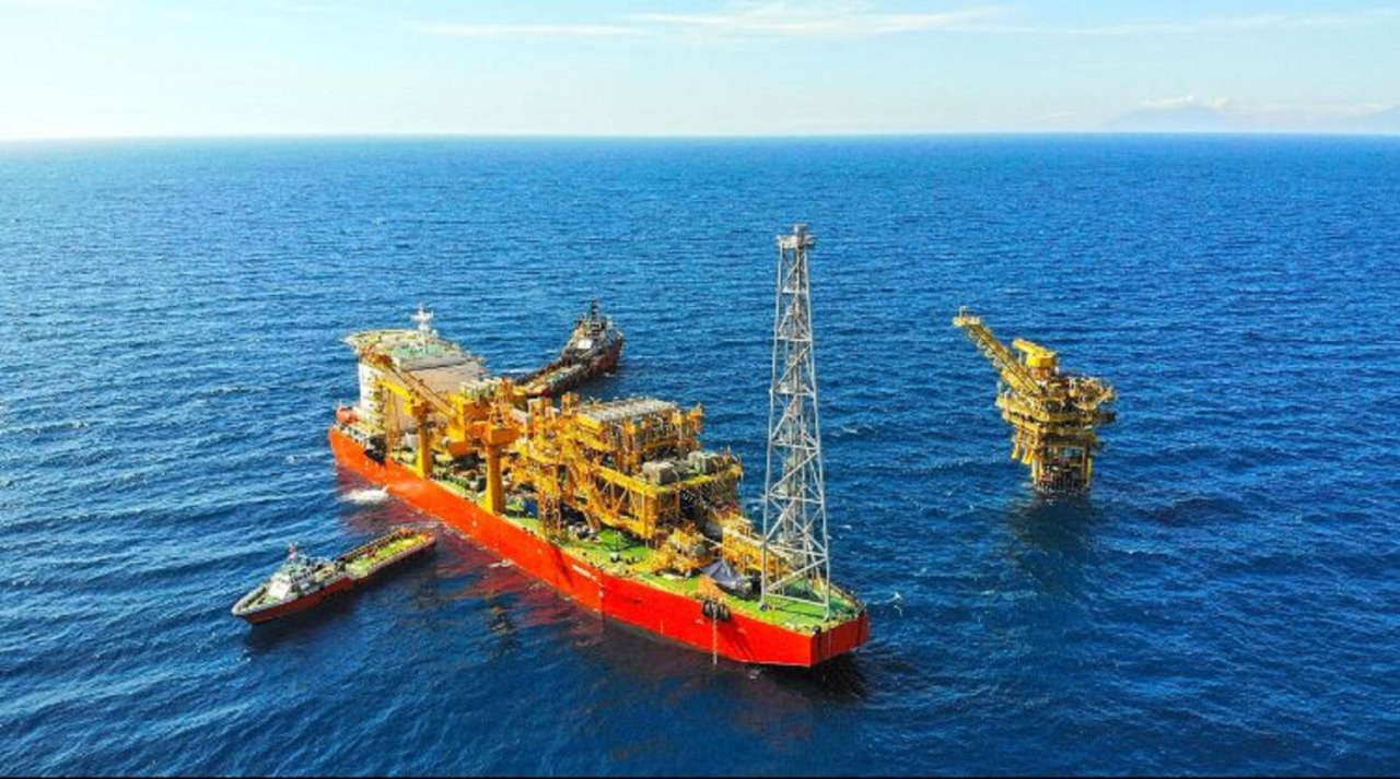 Lapangan Gas HCML di Selat Madura, Jawa Timur