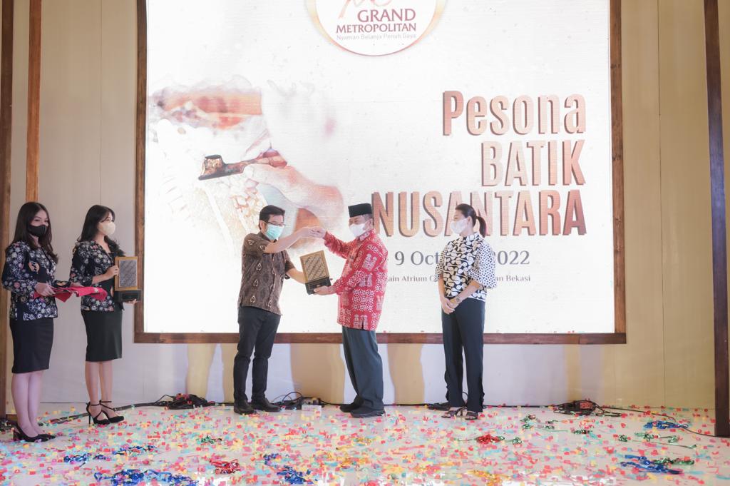 Acara pembukaan Pesona Batik Nusantara di  Grand Metropolitan Bekasi, pada Sabtu (1/10).