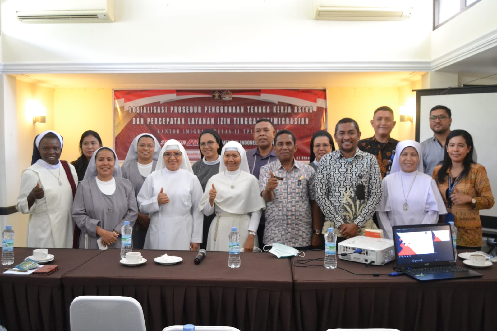 Sosialisasi prosedur penggunaan tenaga kerja asing dan percepatan layanan izin tinggal keimigrasian di Maumere