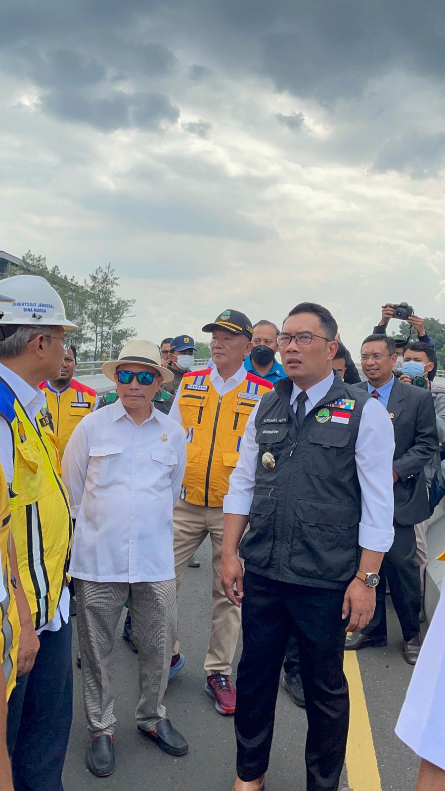 Gubernur Jawa Barat Ridwan Kamil saat meresmikan fungsionalisasi Jalan Layang Kopo di Kota Bandung