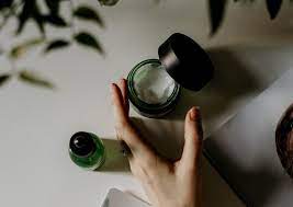  Ilustrasi: Produk perawatan kulit.